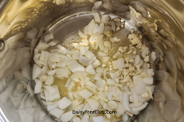 Sautee the ognion and Garlic