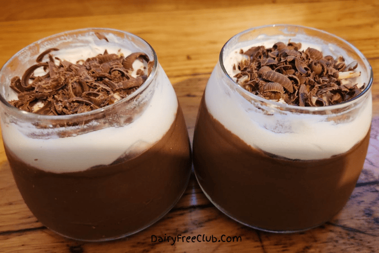 Grate the chocolate on top of the cream 